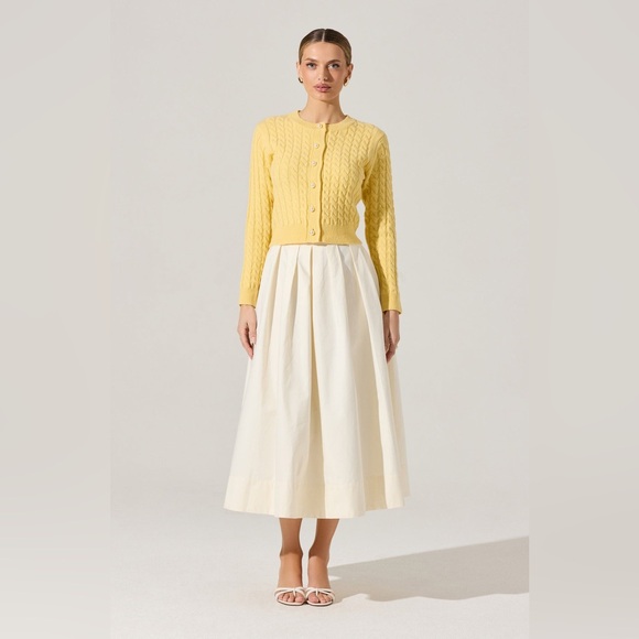 Astr Dresses & Skirts - ASTR The Label Full Flared Poplin Midi Skirt Size Medium Cream